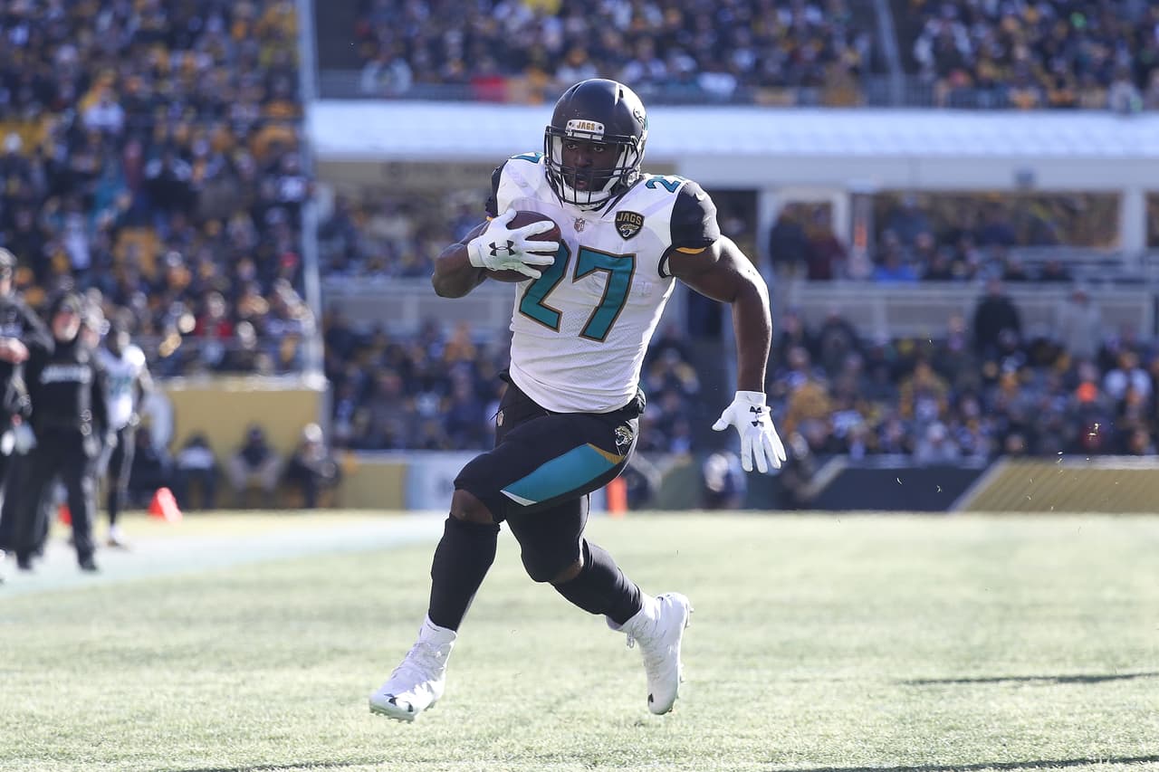 El hombre del partido fue el RB de los Jaguars. El corredor novato Leonard Fournette acumuló 109 yardas en 25 acarreos y consiguió 3 anotaciones fundamentales para la victoria de su equipo.