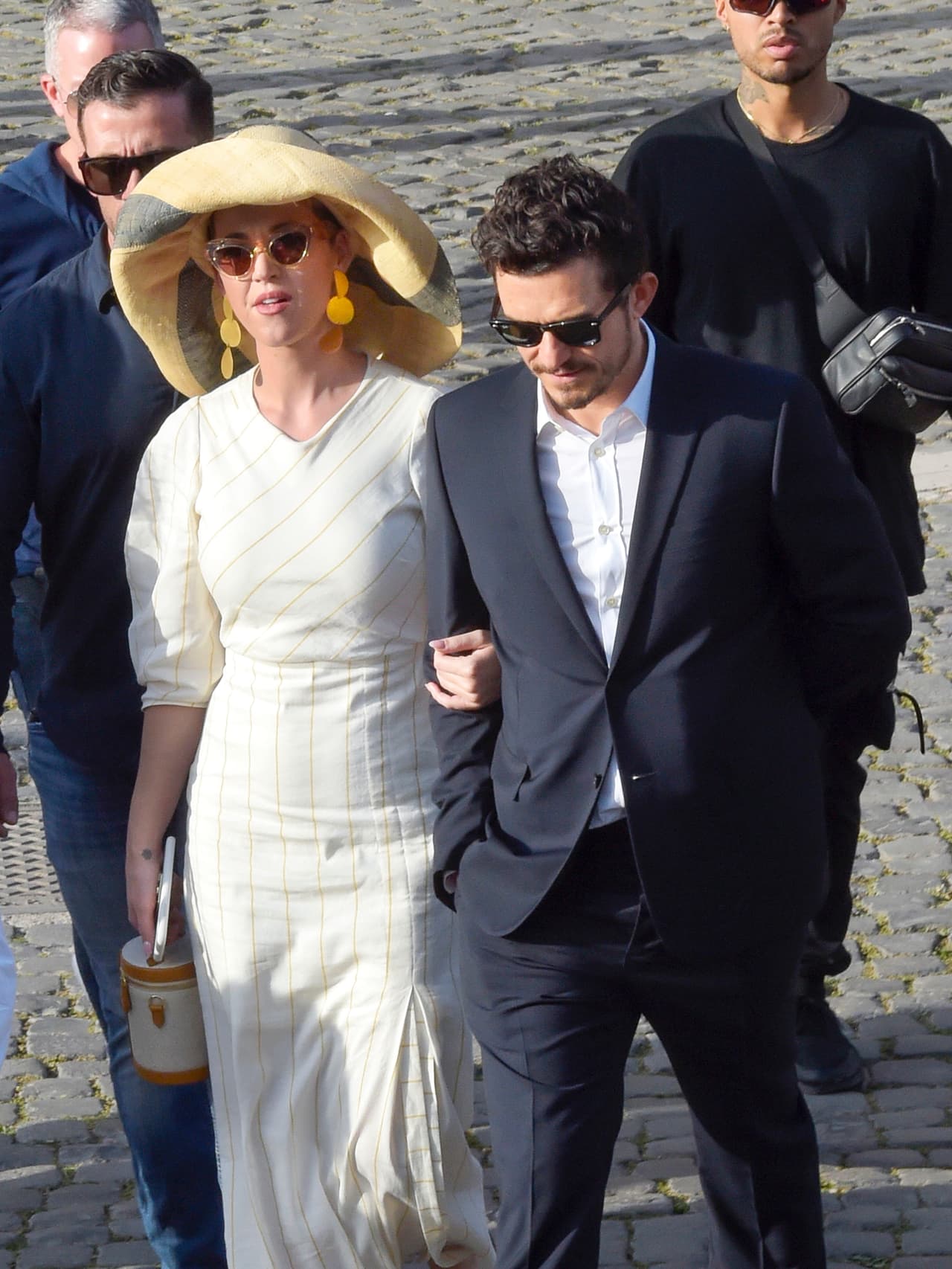 Luego de retomar su relacion amorosa, Katy Perry y Orlando Bloom se dejan ver juntos por todas partes. Desde la semana pasada se encuentran de visita en Roma, Italia, a donde fueron invitados a un foro sobre medicina regenerativa.