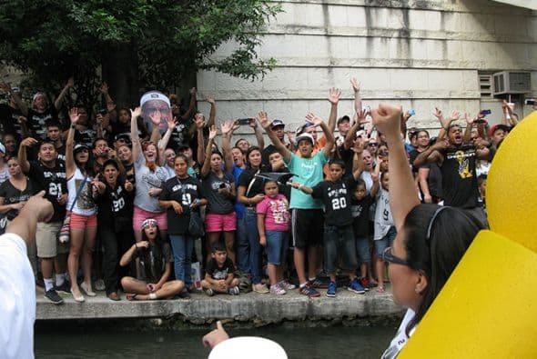 Photos: Spurs Championship Parade 2014 Barges
