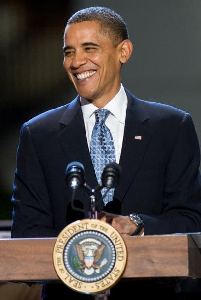 El presidente Barack Obama se reunió el jueves con un grupo de "hispanos influyentes" para conversar acerca de la importancia de "arreglar el sistema de inmigración a fin de que funcione" y les pidió ayuda para que lo ayuden a impulsar en el Congreso una reforma migratoria comprensiva. La reunión se llevó a cabo nueve días después de que el mandatario se reuniera con un grupo multisectorial integrado por políticos, funcionarios de gobierno, religiosos, activistas, dirigentes de organizaciones nacionales que defienden los derechos de los inmigrantes, ex secretarios de estado y ex funcionarios, para hablar de reforma migratoria y el futuro de los 11 millones de indocumentados que viven en el país.