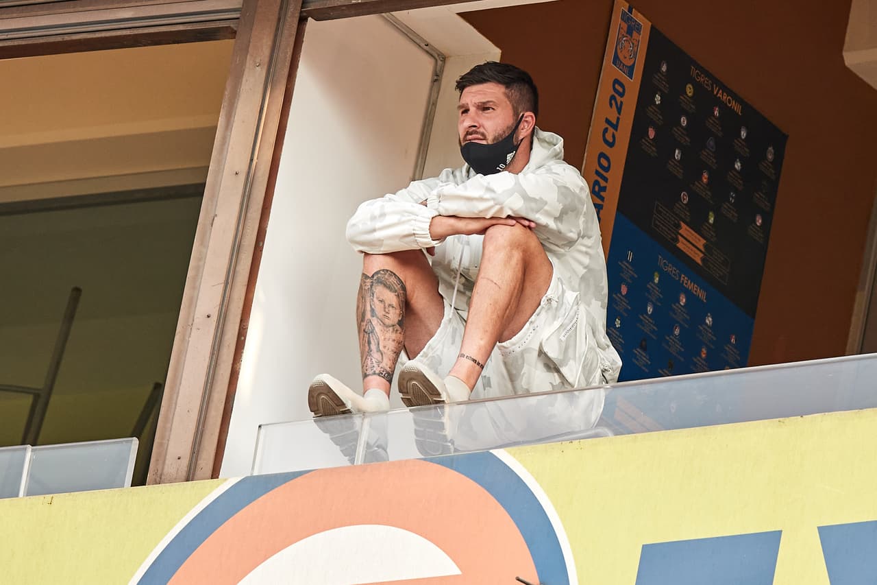 Tigres no dio oportunidad a las Chivas para reaccionar y con un contundente triunfo en la vuelta consiguió el bicampeonato.