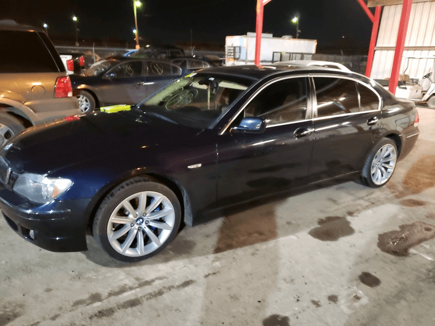 <h2 class="cms-H2-H2">¿Cómo y cuándo debes pagar?</h2>
<br>Puedes pagar con dinero en efectivo o con tarjeta, excepto con American Express. Es importante que sepas: debes pagar por el vehículo el día de la venta.
<br>
<br>Puedes revisar la
<b><a href="https://www.sa.gov/Directory/Departments/SAPD/Services/Seized-Property-Auctions" target="_blank"> lista completa de vehículos a subastar dando clic en este enlace</a></b>.