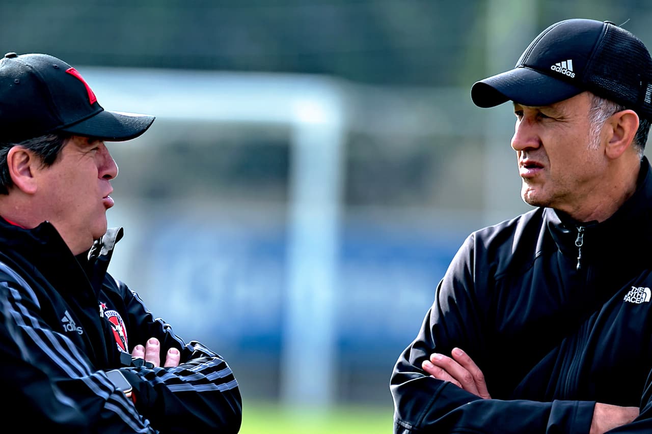 Se encuentran Miguel Herrera y Juan Carlos Osorio en el CAR