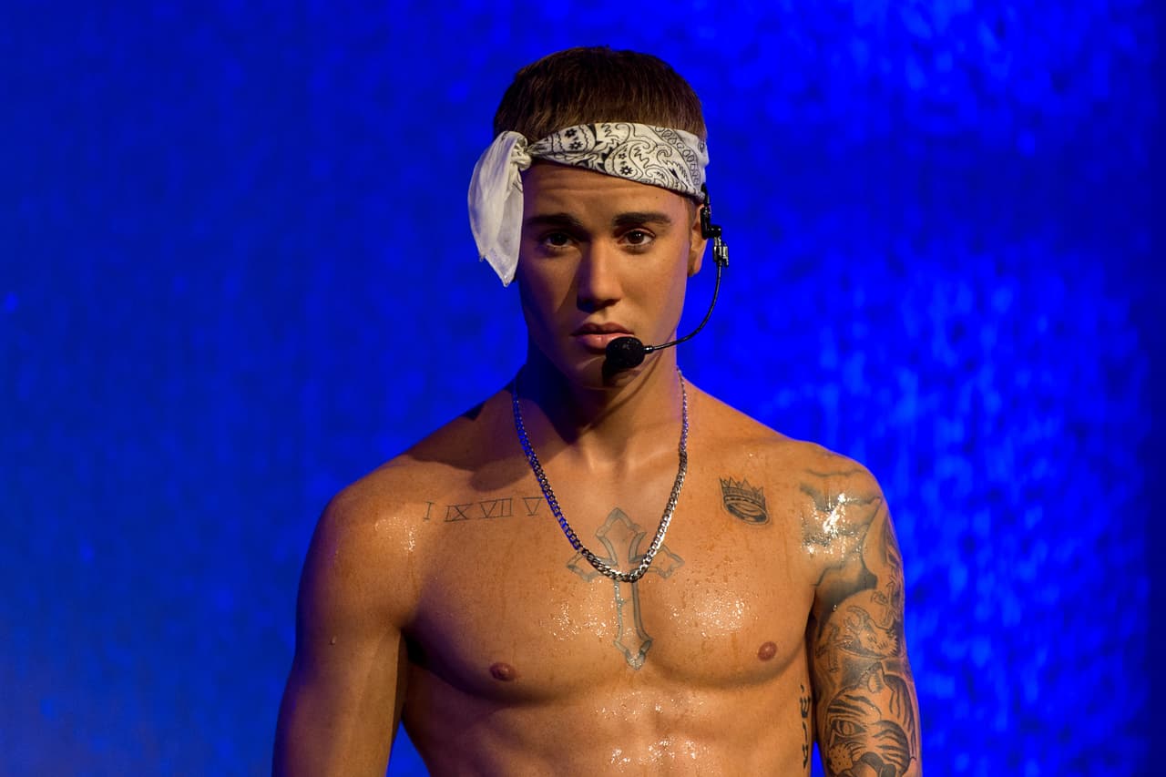 Este año el cantante hizo una colaboración con Ed Sheeran en 
<b><a href="https://www.youtube.com/watch?v=y83x7MgzWOA" target="_blank">'I don’t care'</a></b> y en un remix de 
<b><a href="https://www.youtube.com/watch?v=r8a6hbhf5hI" target="_blank">'Bad guy'</a></b> de Billie Eilish. Además cantó con Ariana Grande en el festival de Coachella.