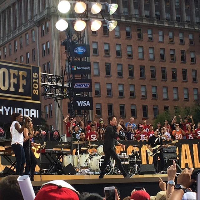 Usuarios compartieron sus fotos desde la plaza Justin Herman en San Francisco.