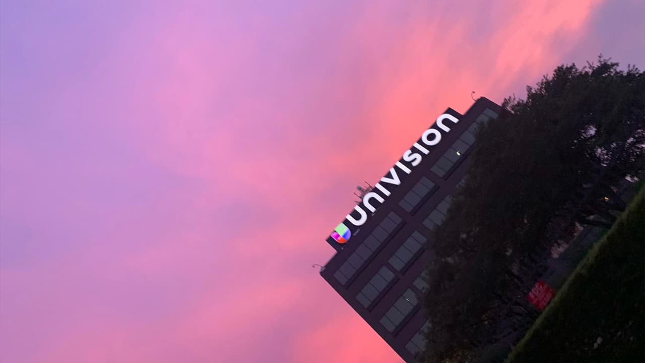 Los residentes de Houston disfrutaron un atardecer único el jueves.