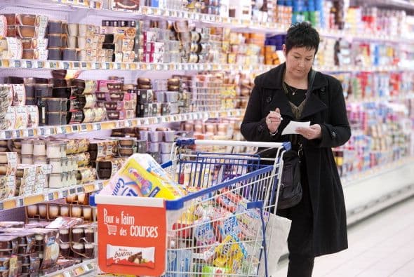 En el área de verduras también suele haber aderezos por si quieres mezclarlos con tu ensalada.