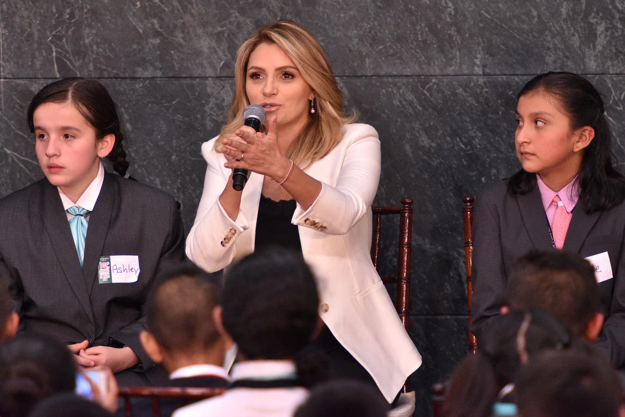 En julio pasado, mientras le daba el último adiós a su abuelo en el Panteón Francés, Rivera dejó entrever que muy pronto volvería a la televisión.