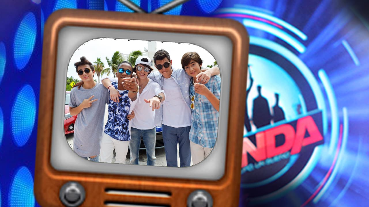 Te llevamos detrás de cámaras en la grabación del video 'Bailando'. Aaron, Chris, Zabdiel, Alan y Micke se divirtieron de lo lindo con las chicas.