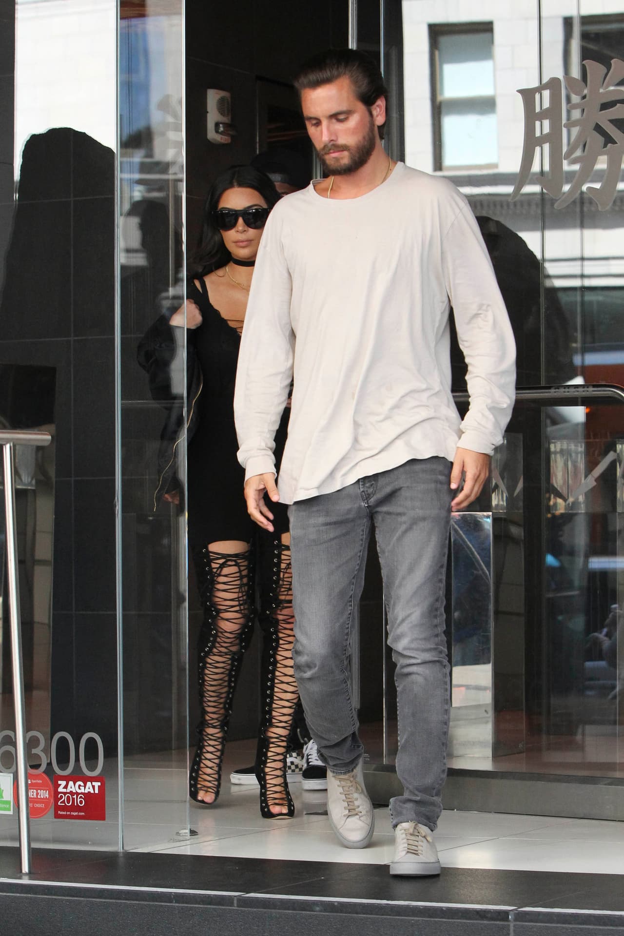 ¿Qué tanto habrá platicado este par?