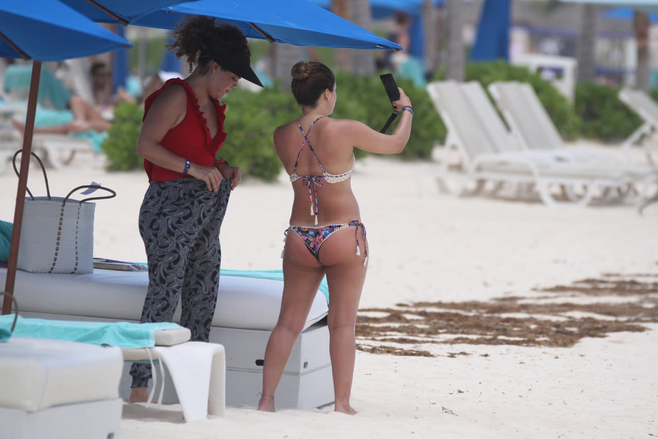 Además, también para esas fechas, ella
<b><a href="https://www.univision.com/famosos/no-todo-esta-perdido-entre-sherlyn-y-jose-luis-fotos" target="_blank"> terminó su relación con el cantante José Luis Roma</a></b>, de Río Roma, con quien comenzó su romance apenas en el último trimestre de 2018.