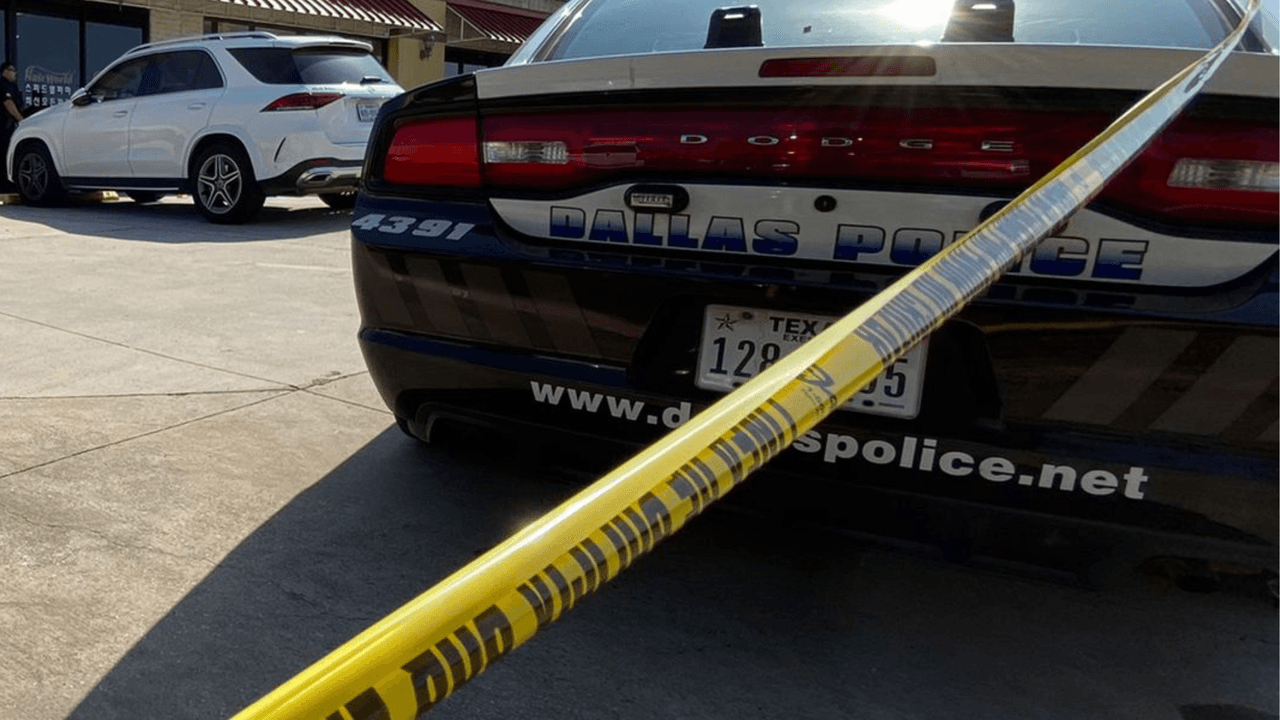 Un policía de Dallas, acusado de conducir en estado de ebriedad, choca y lo hospitalizan