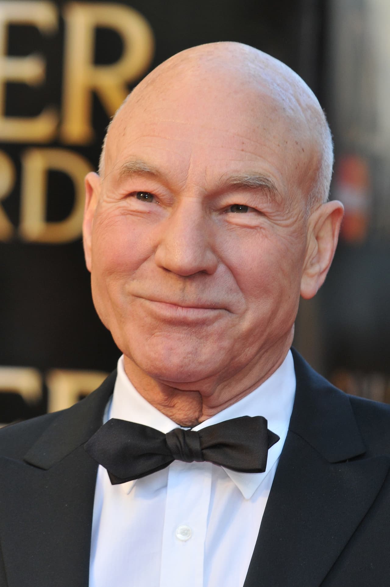 El mutante Charles Xavier, a quien Sir Patrick Stewart da vida, es uno de los más poderosos del mundo, pues sus habilidades psíquicas son incomparables.