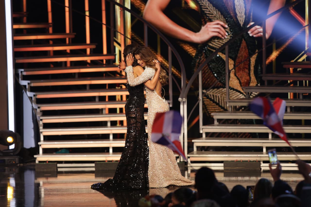 Tras una ardua disputa y duras pruebas que enfrentar, la dominicana Clarissa Molina se coronó como la nueva reina de Nuestra Belleza Latina. Repasa foto a foto la gran final #NBL VIP.