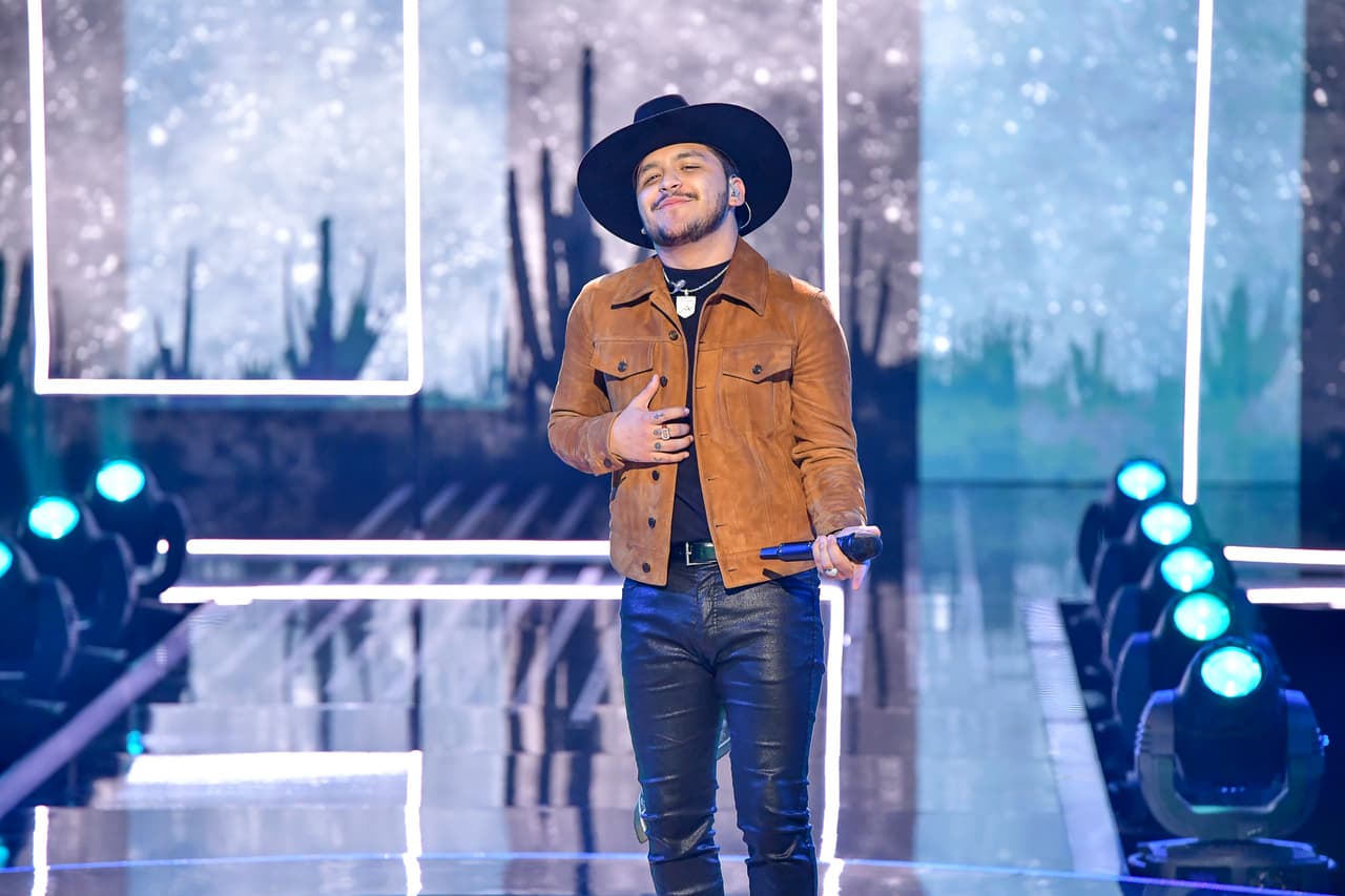 Christian Nodal le inyecta romanticismo a la intensa Gran Final de Reina de la Canción