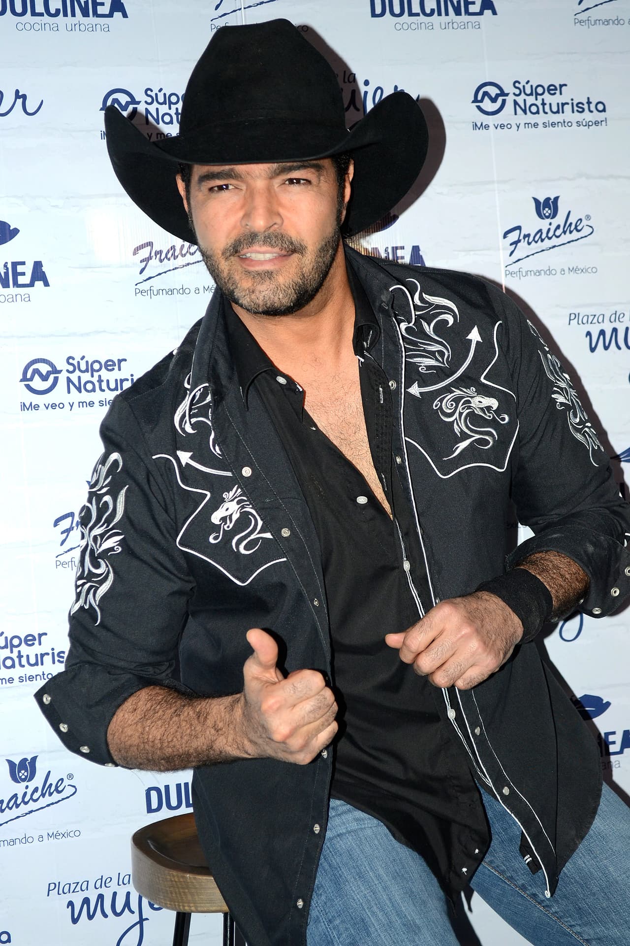 <b>"No, ya no"</b>, dijo de manera tajante para después explicar sus motivos: "Ya tengo dos niños y dos niñas".
<br>