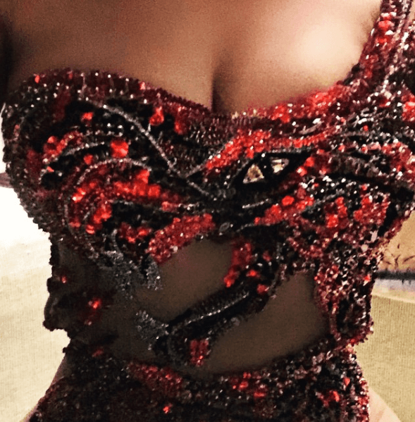 Y si de escotes hablamos, ¿quién dijo que los selfies sólo eran de cara?