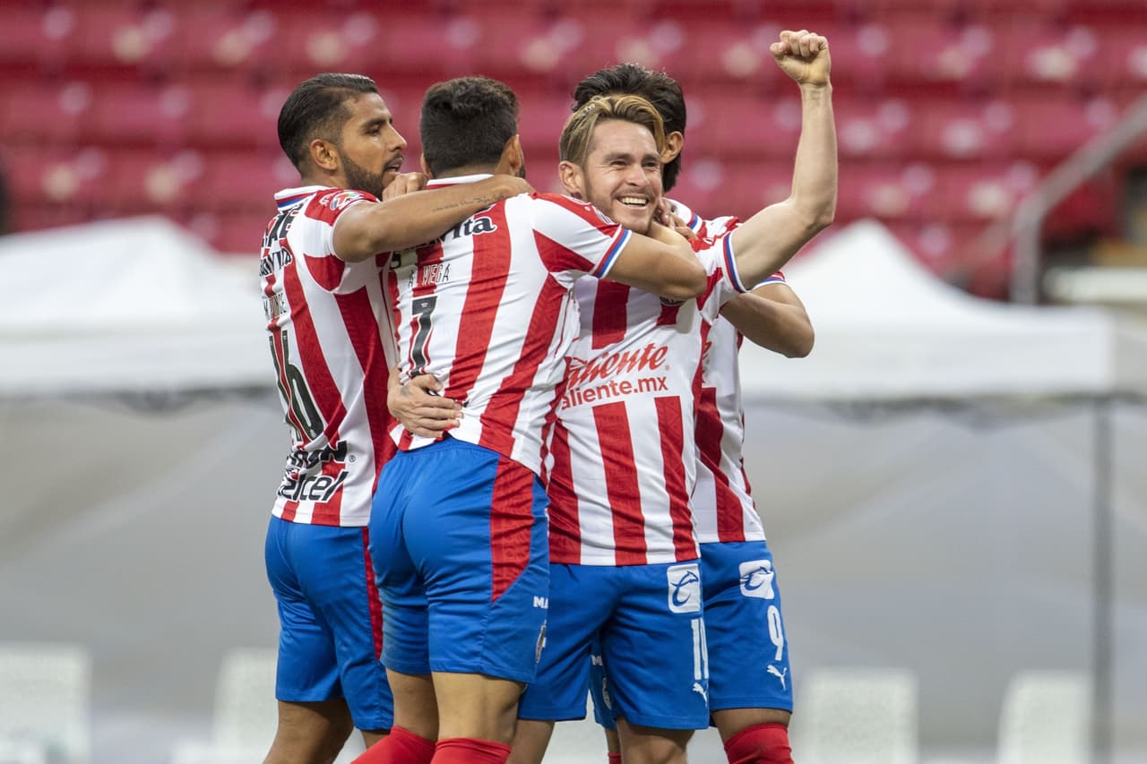 ¡Siguen vivos! Chivas vence a Xolos y sueña con reclasificación