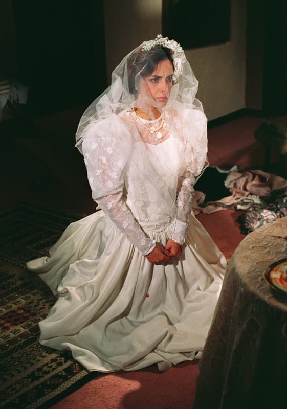 Y también tiene la gran actuación de Diana Bracho que hizo muy buen trabajo como villana.