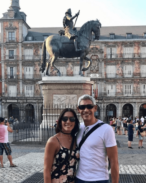 El lugar que eligieron para este viaje soñado fue Madrid, España.