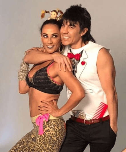 En el 2018, Adrián Uribe tuvo que enfrentar una crisis de salud y durante ese tiempo, Consuelo estuvo al pendiente de él.