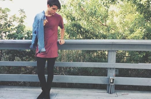 Abel ha trabajado como guía turístico, camarero y vendedor de ropa.