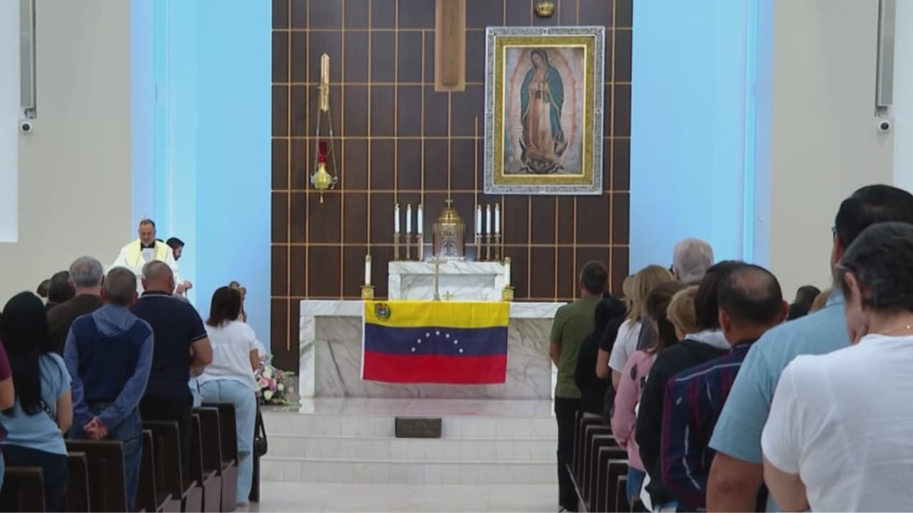 "Es muy doloroso": Comunidad en Doral se une oración por las víctimas de los terremotos en Venezuela