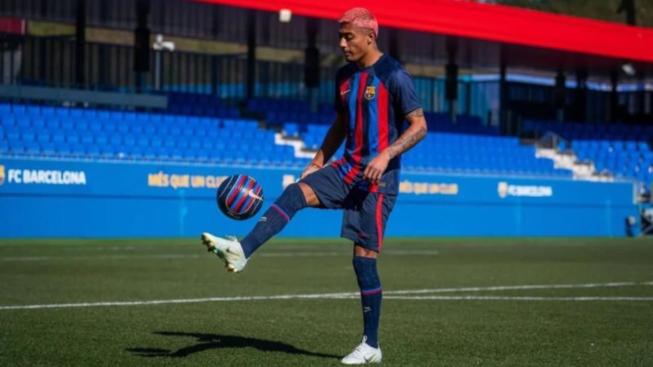 Julián Araujo vuelve a Barcelona junto con otros 5 jugadores cedidos