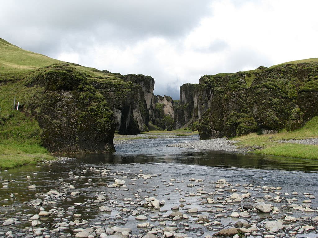 “El comportamiento imprudente de una sola persona famosa puede tener un impacto drástico en toda una zona si la masa le sigue”, dijo Gudbrandsson a The Associated Press.