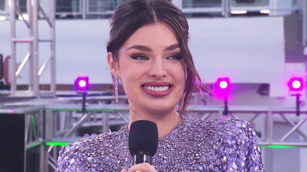 Nadia Ferreira llega a Premio Lo Nuestro con un invitado especial: así luce la pancita de su embarazo