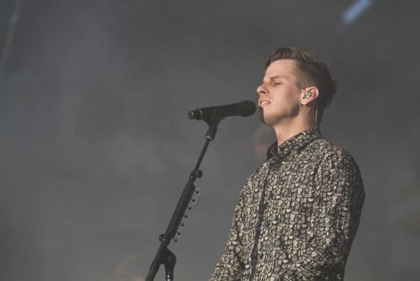 Mark Foster y los demás integrantes de la banda de indie rock Foster the People interpretaron sus mayores éxitos en el Austin City Limits este viernes.