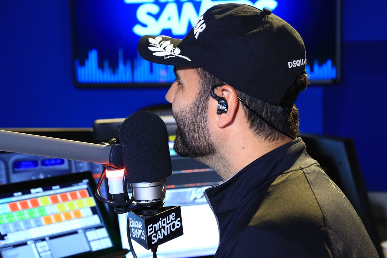 Después de 7 años ausentes de los escenerios, Los Orishas regresan a presentarse en Miami, pero primero no podía faltar una visita al Enrique Santos Show.