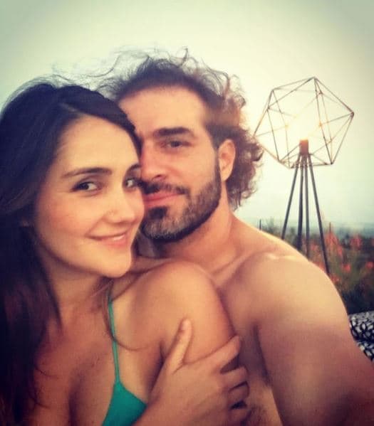 "Me ven como un personaje, no es fácil que alguien quiera asomarse a ver a la mujer que soy en realidad. El primer reto es que me conozcan como soy", continuó.