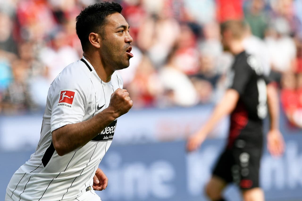 El mediocampista anotó el único gol del Frankfurt en esta dura derrota que los deja mal parados en la lucha por los puestos a Champions League.