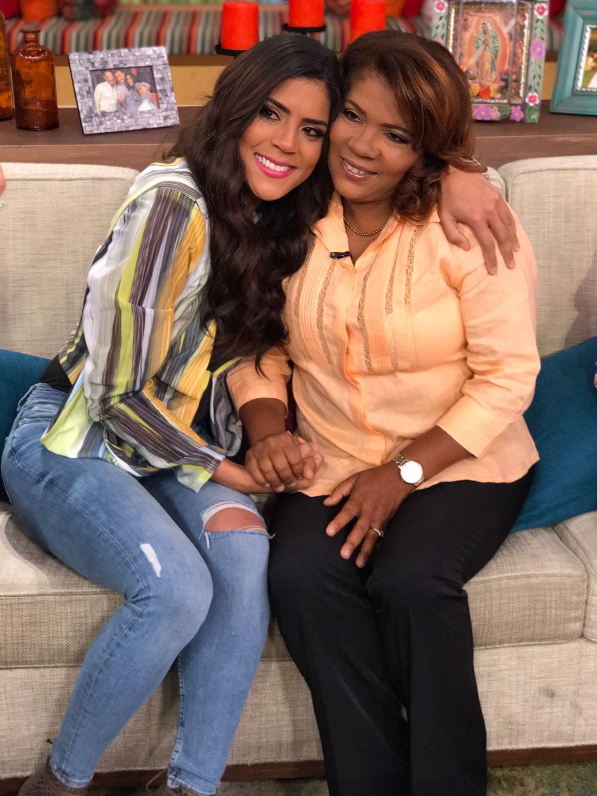 Doña Divina viajó desde República Dominicana para sorprender a Francisca.