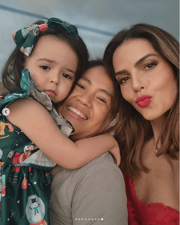 Claudia Álvarez, su hija Kira y Rosita