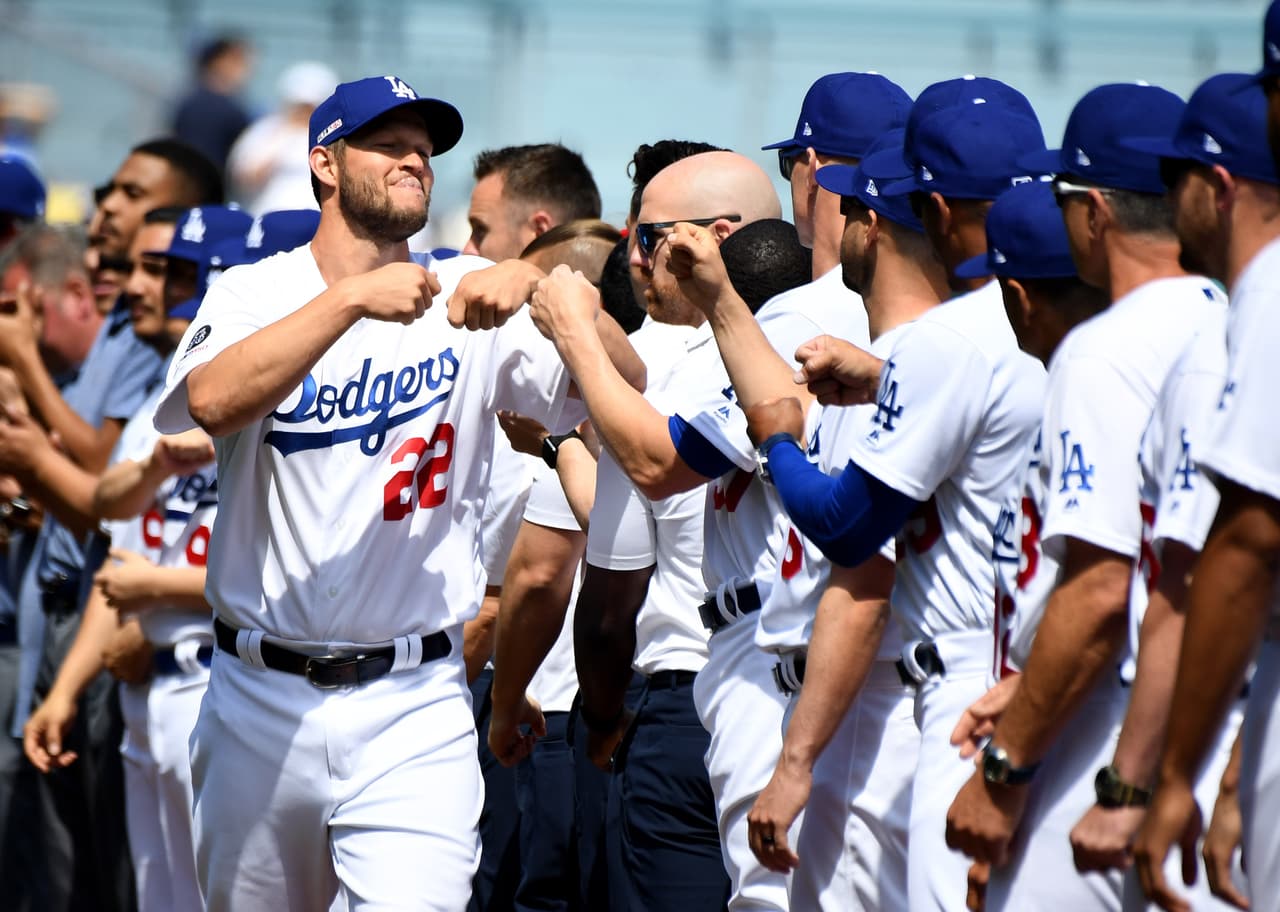 2. Clayton Kershaw (Los Ángeles Dodgers / Pitcher) - 31 millones de dólares anuales.