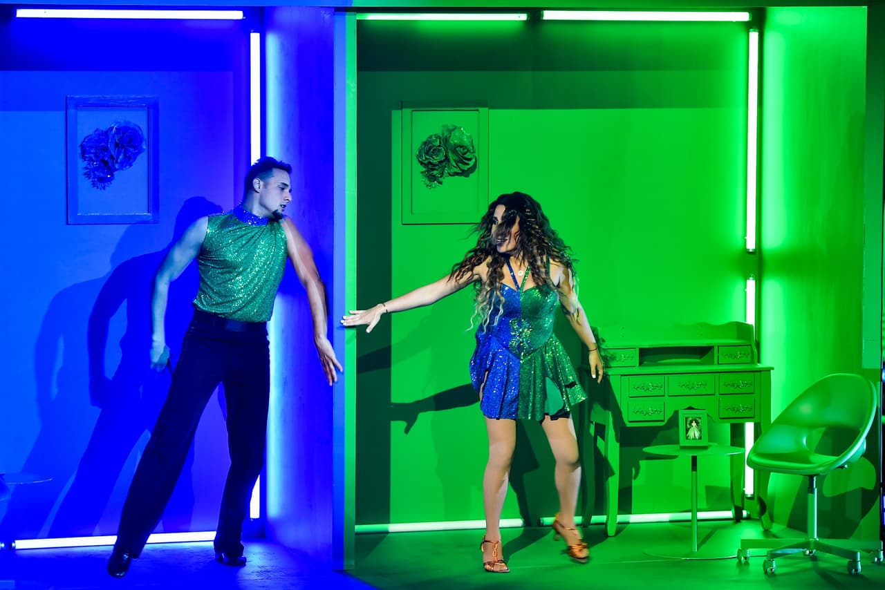 La segunda en bailar fue Lindsay Casinelli, quien esta ocasión tuvo que sacar una coreografía de bachata.