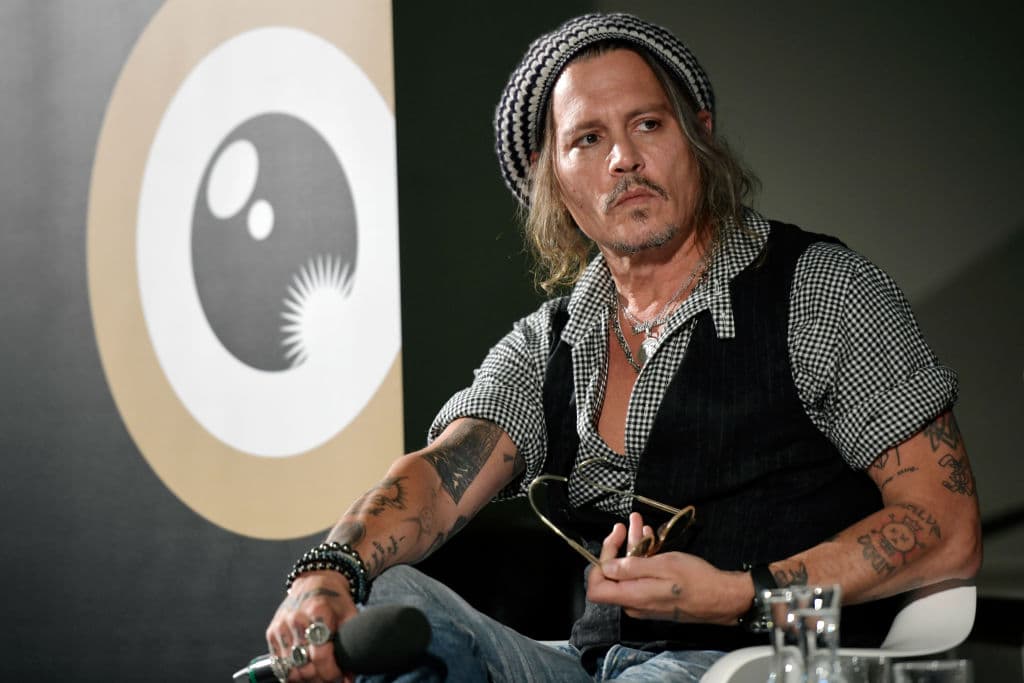 En la década de los 80, el actor formó su banda bajo el nombre de ‘Flame’. Debido a problemas financieros, Deep tuvo que abandonar la música para concentrarse en la actuación.