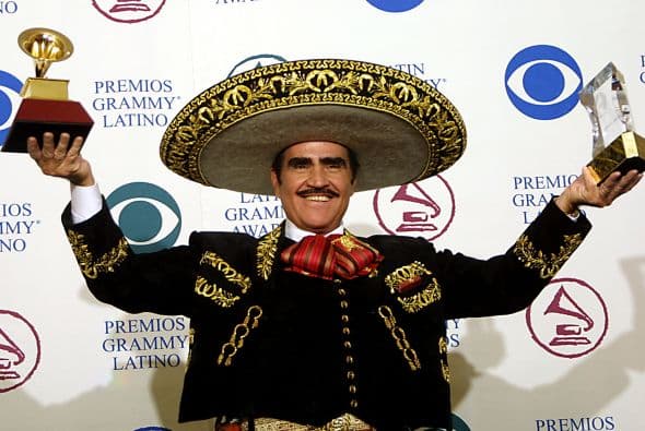 Vicente Fernández es otro de los grandes talentos, orgullosamente mexicanos, que ha sido nominado en 16 ocasiones a lo largo de la historia de este ceremonia.