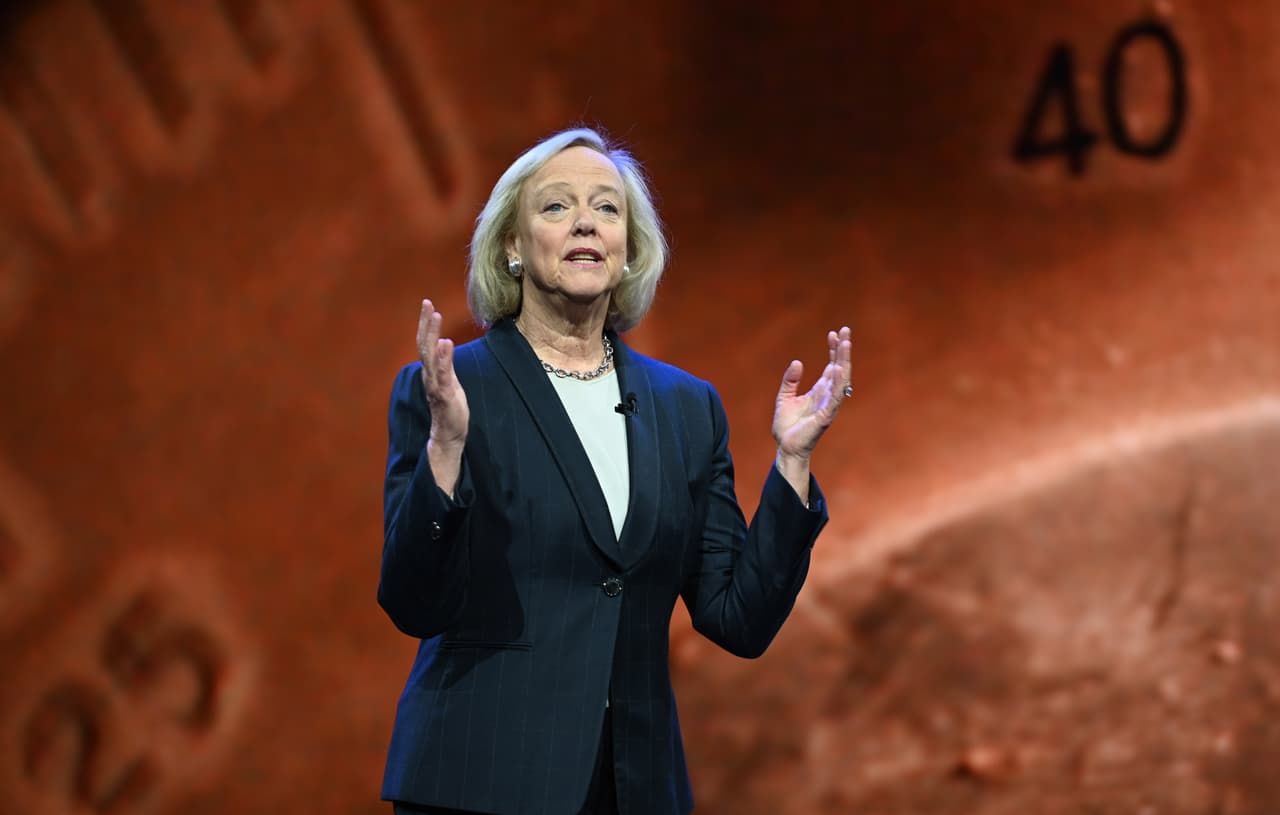<b>Meg Whitman, eBay.</b>
<br>
<br>Esta ejecutiva ayudó a construir eBay, la plataforma de venta en línea de persona a persona más importante del mundo. Bajo la dirección de Whitman, eBay pasó de 30 empleados a 15,000, y se convirtió en un fenómeno comercial global. Ahora dirige la compañía Hewlett Packard Enterprise.
<br>