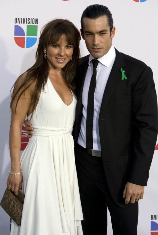 En 2009 Kate del Castillo se volvió a casar, esta vez con el actor Aarón Díaz. Anunciaron su separación en julio de 2011.
