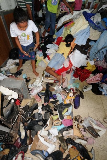 Aunque en los albergues llegaba la ayuda, había escasez de alimentos y medicinas.