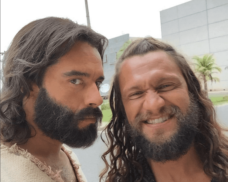 Más de 10 telenovelas, 5 teleseries y 3 largometrajes respaldan su trayectoria.