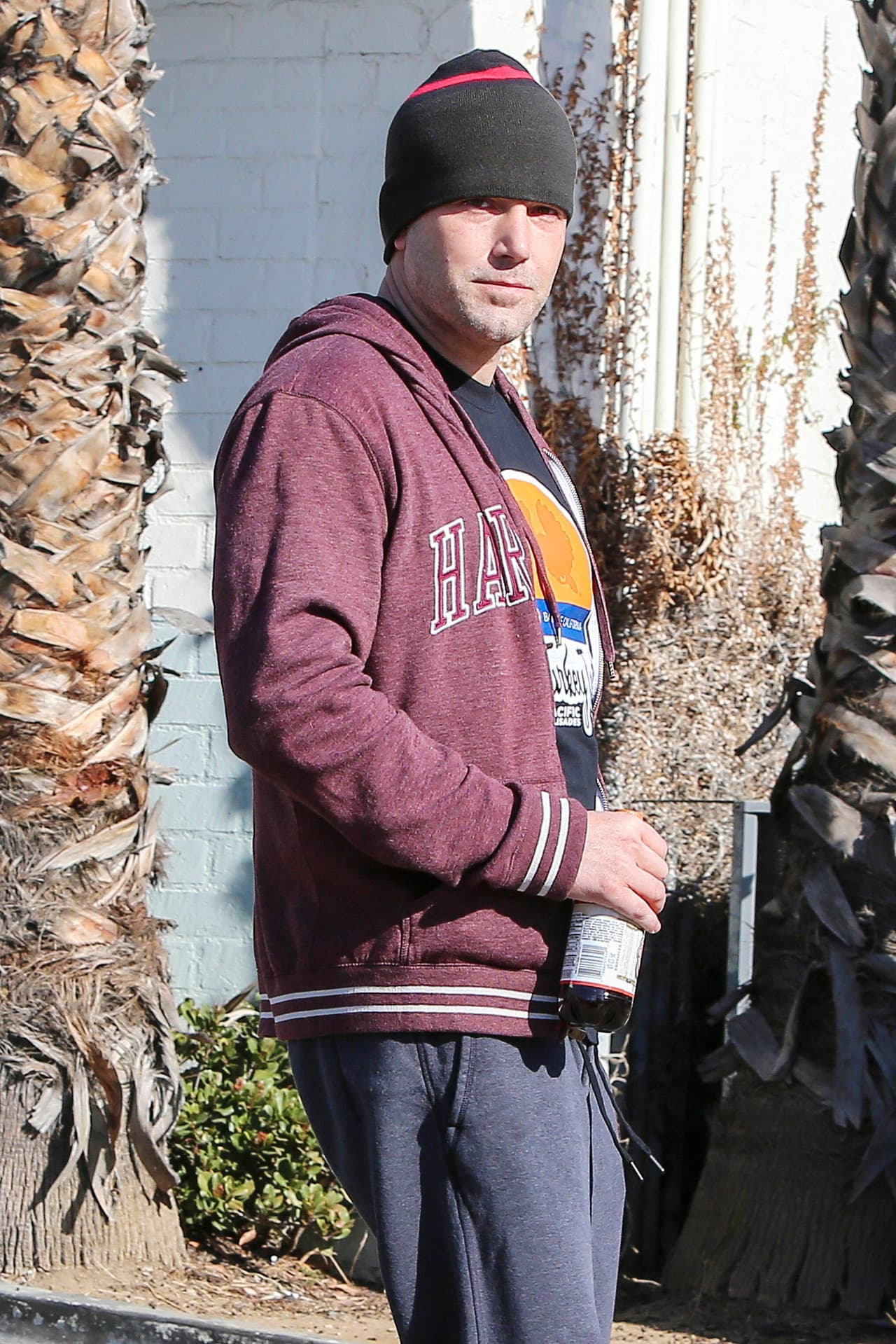 Affleck intentaba sonreír, pero su soledad fue muy evidente. ¡Pobrecito!