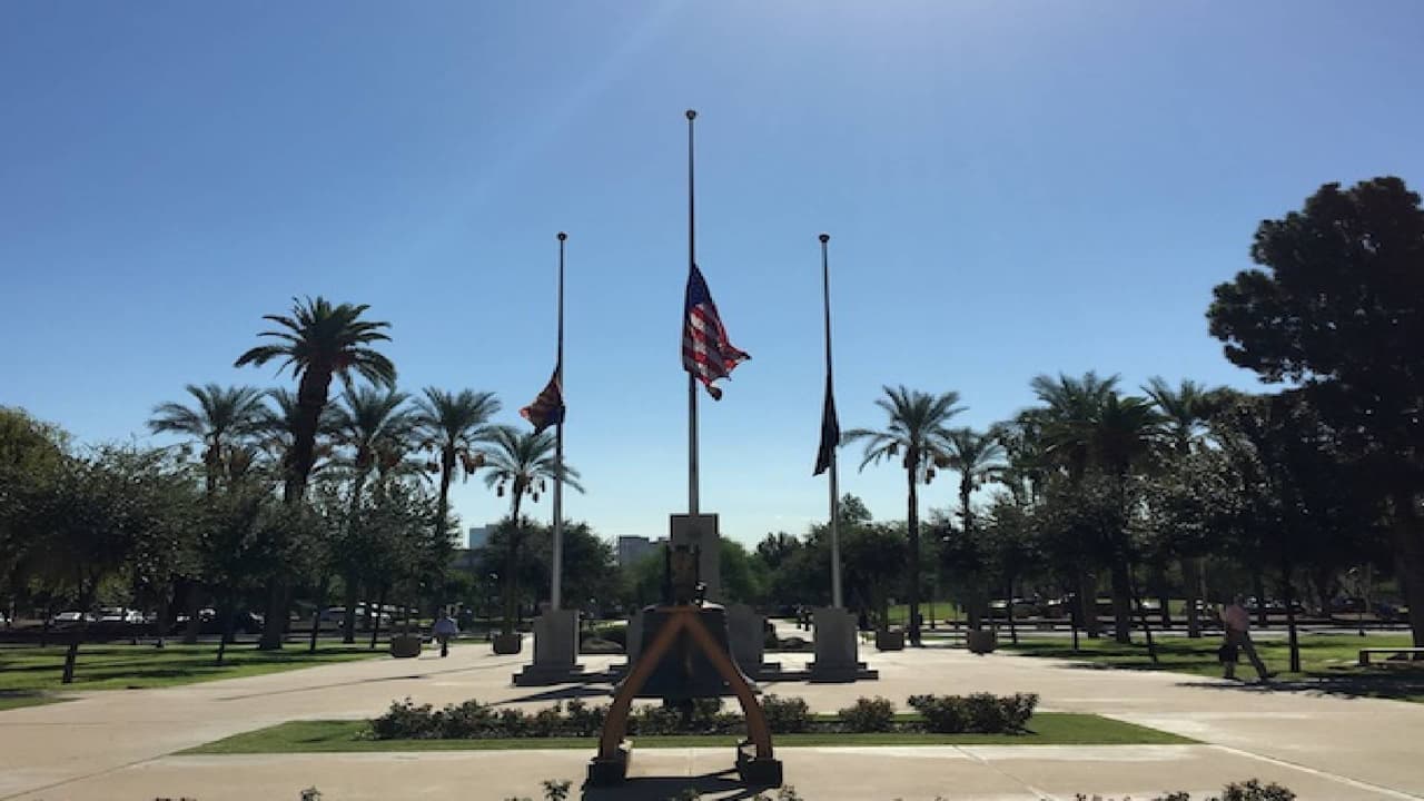 El Departamento de Policía de Tohono O’odham (TOPD) reportó que recibió una llamada este jueves sobre un conductor armado que actuaba de forma “errática” cerca del Casino Desert Diamond en Why, Arizona. 
<br>