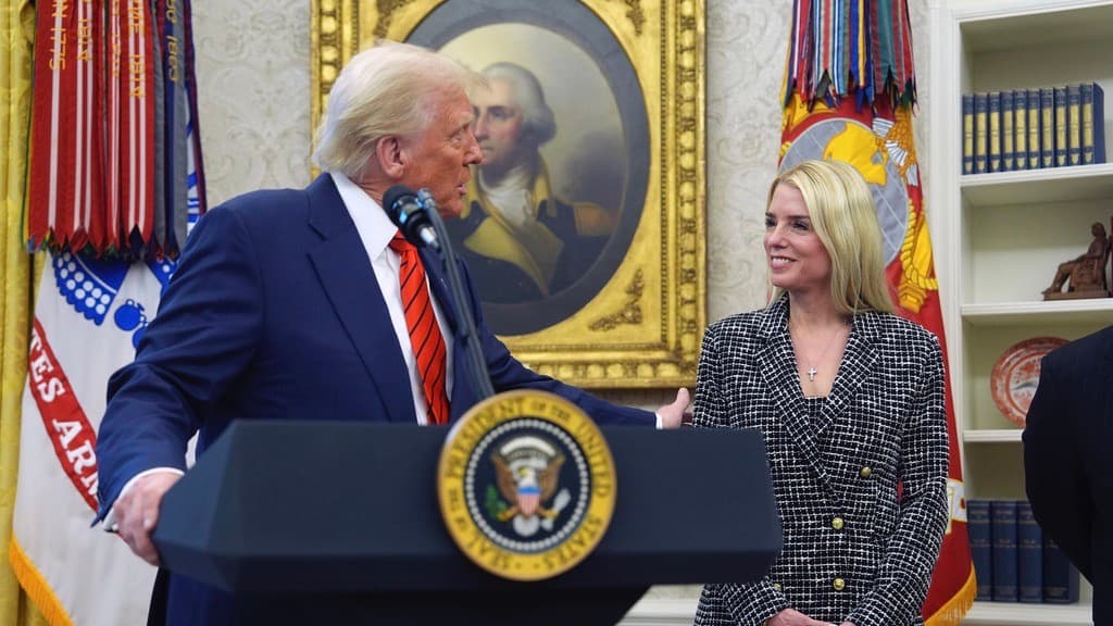 ¿Un guiño a Putin? El Departamento de Justicia de Trump retira sanciones contra oligarcas rusos