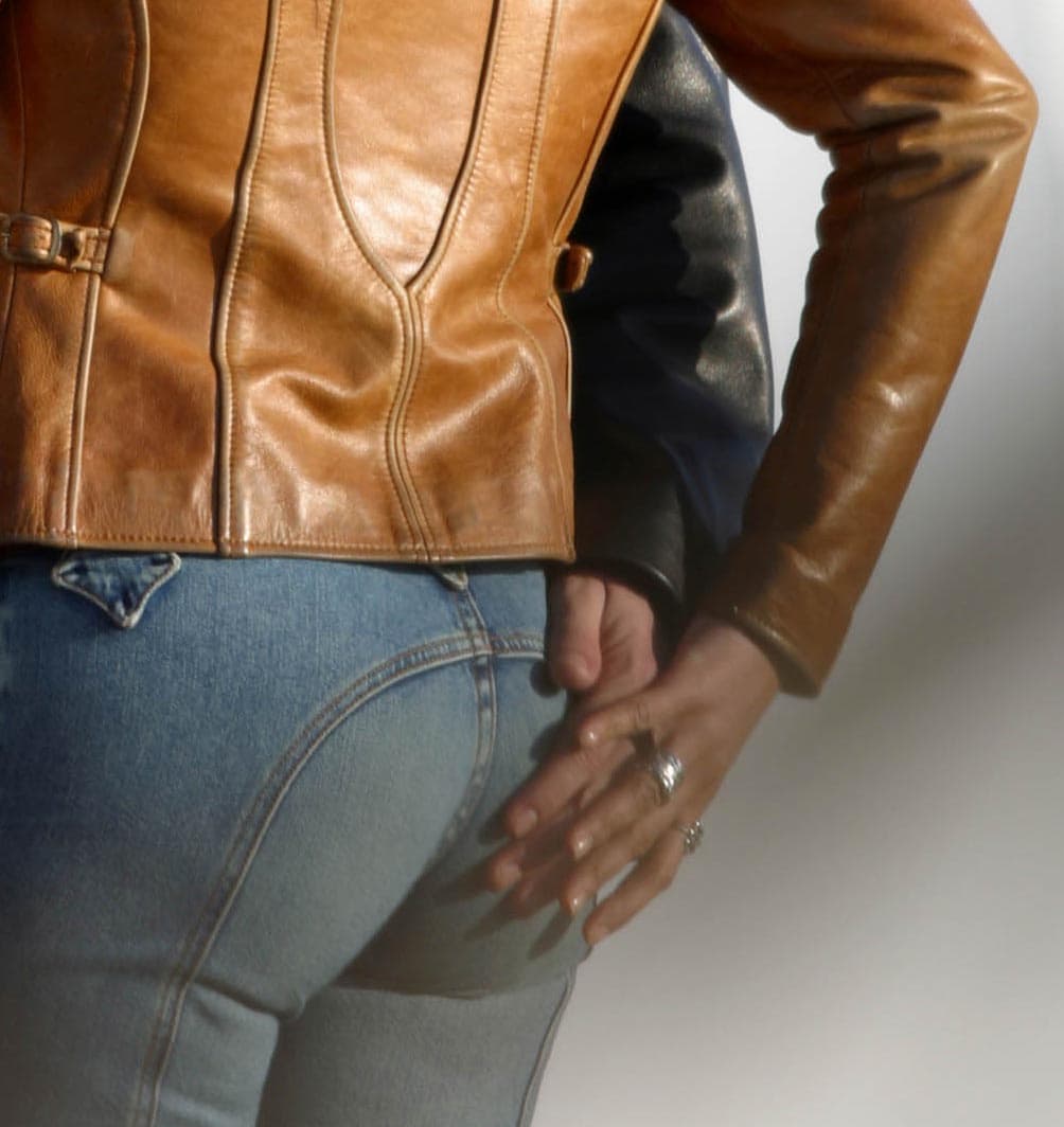 Juntos filmaron
<b><a href="https://www.univision.com/famosos/30-besos-de-jennifer-lopez-para-recordar-los-30-anos-de-su-carrera-artistica-fotos">'Gigli', una película que resultó un desastre en la boletería</a></b>, pero en la que se les hacía imposible ocultar cuánto se amaban.