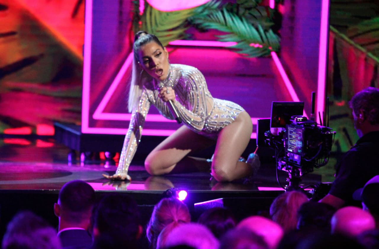 Sin embargo, la condición más importante es 
<b>que las acompañe un mediador profesional</b>. De esta forma, "la gente puede saber la verdad, puede entender varias cosas y 
<b>puede observar la actitud y todo lo que quieran, de las dos</b>".