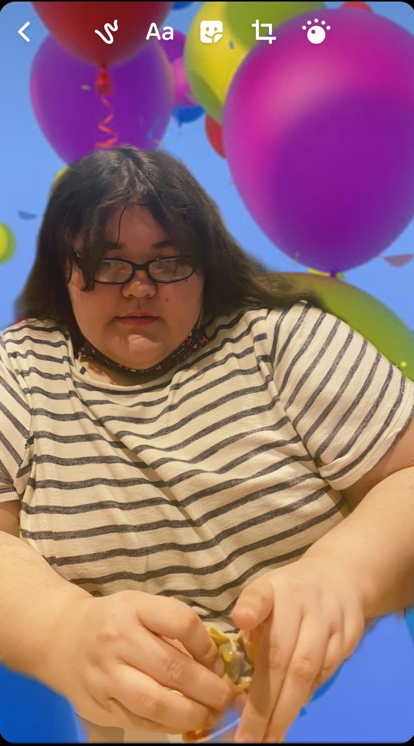 Chocolate es el perro de compañía de Karen, una joven autista.